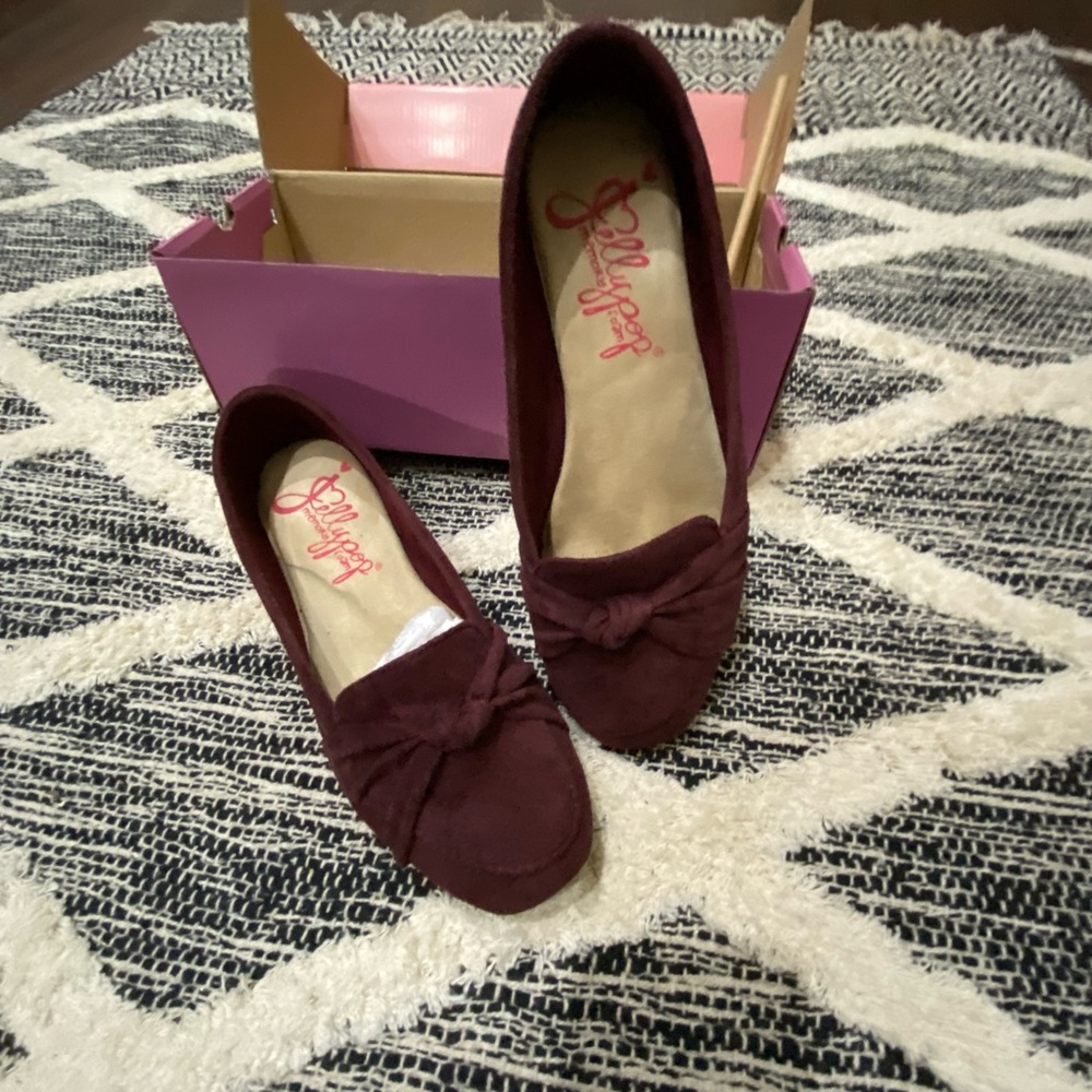 Women’s flats